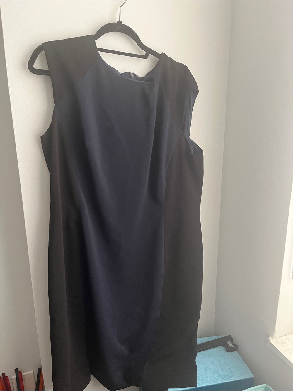JAYGODFREY Black & Navy Sleeveless Midi Sheath Dress